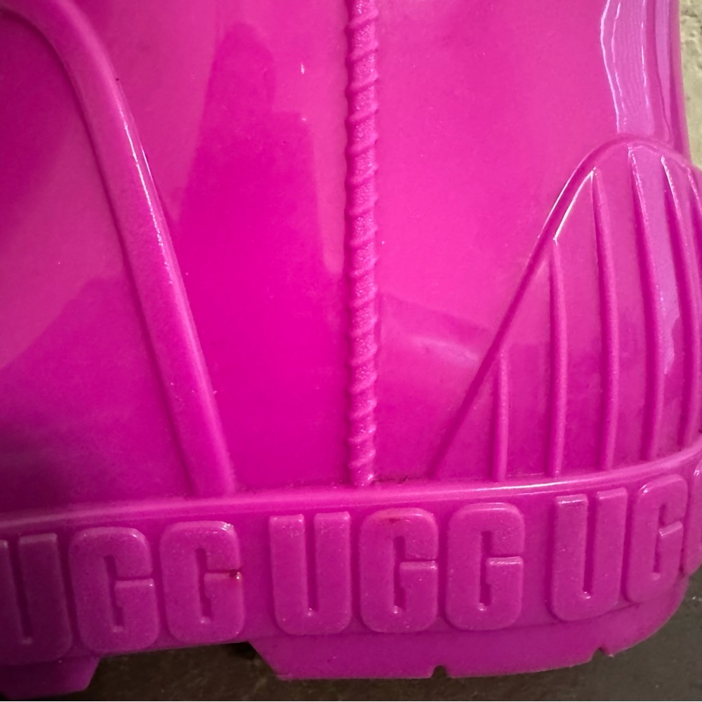 UGG Women's Vibrant Pink Rain Boots - Picture 9 of 16